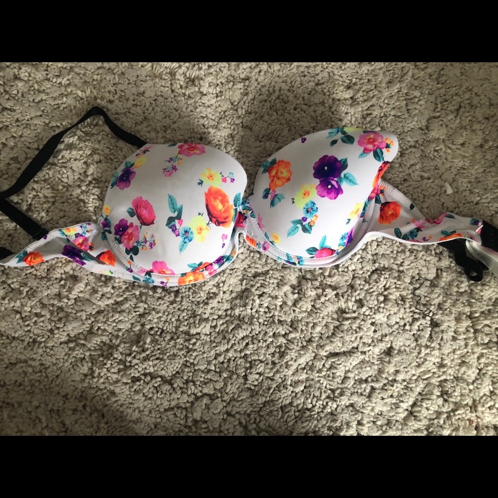 PINK bra- wear everywhere lightly lined